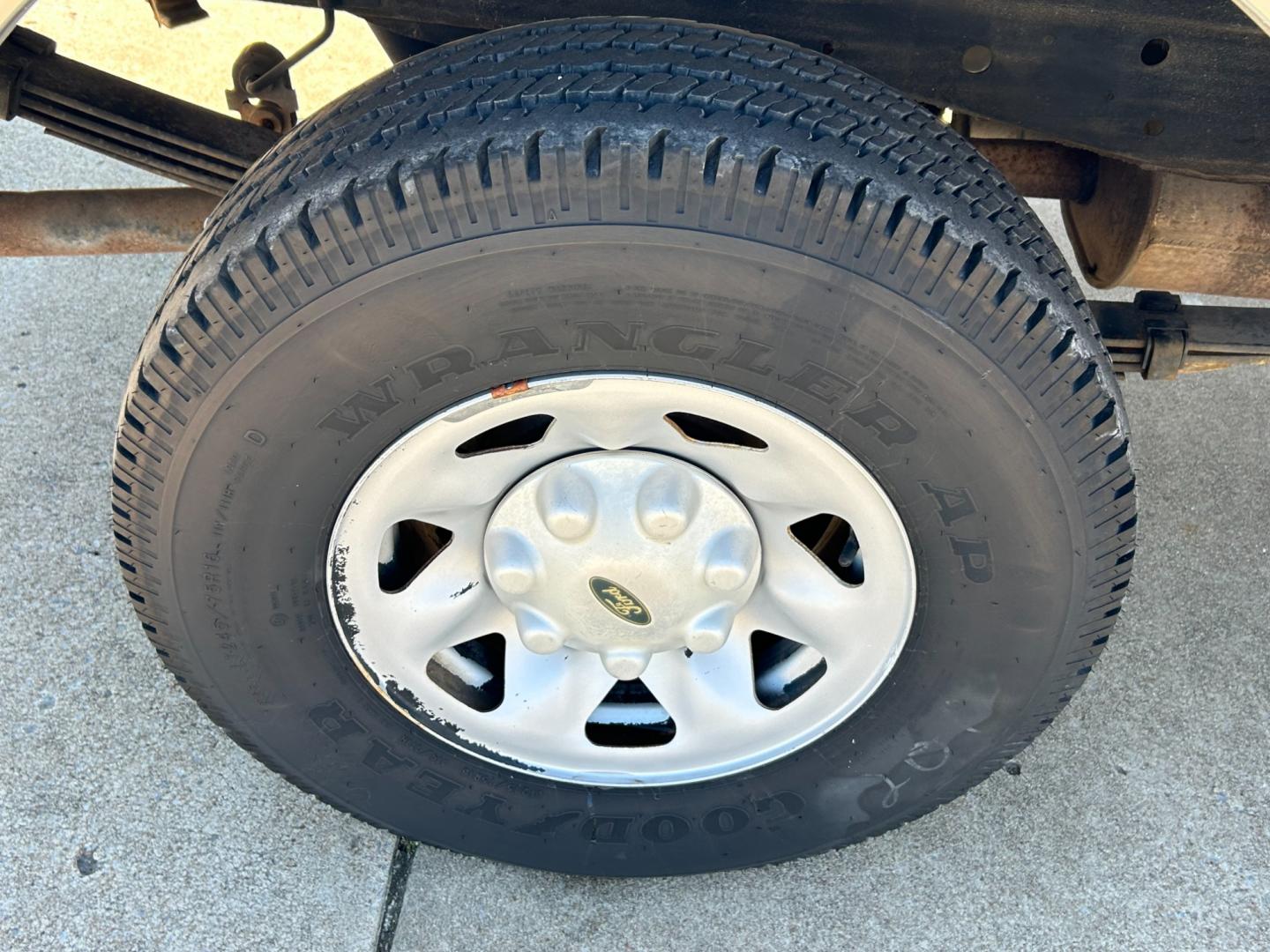 2003 GRAY /Gray Ford F-150 XL Long Bed 2WD (2FTPF17Z43C) with an 5.4L V8 SOHC 16V engine, AUTOMATIC transmission, located at 17760 Hwy 62, Morris, OK, 74445, (918) 733-4887, 35.609104, -95.877060 - 2003 FORD F-150 HAS THE 5.4 TRITON ENGINE AND IS 2WD. THIS TRUCK HAS MANUAL SEATS, MANUAL WINDOWS, MANUAL LOCKS, AMFM STEREO, CASSETTE PLAYER, BEDCOVER, ONLY 48,847 ACTUAL MILES!! CLEAN TITLE AND FREE CARFAX REPORT GOODYEAR 245/75R16 TIRES ***DOES HAVE SOME RUST AND PAINT DAMAGE AS SHOWN IN THE PI - Photo#17